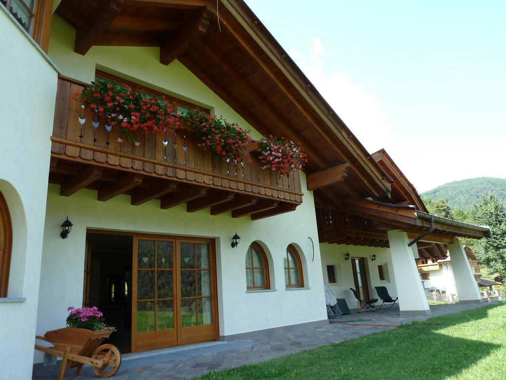 Bed and Breakfast Agritur Cornasest Брегуццо Екстер'єр фото
